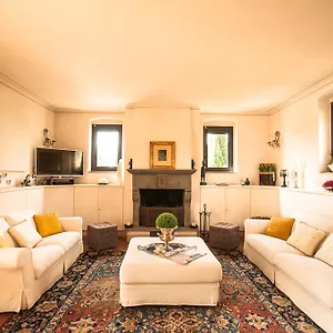 Podere La Rondine Bed & Breakfast